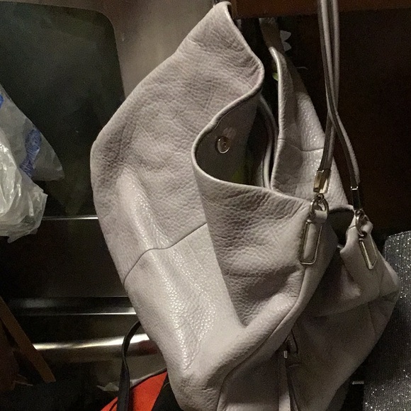 5 storage area like new leather Coach.   Second like it.  The other diff color. - Picture 4 of 5